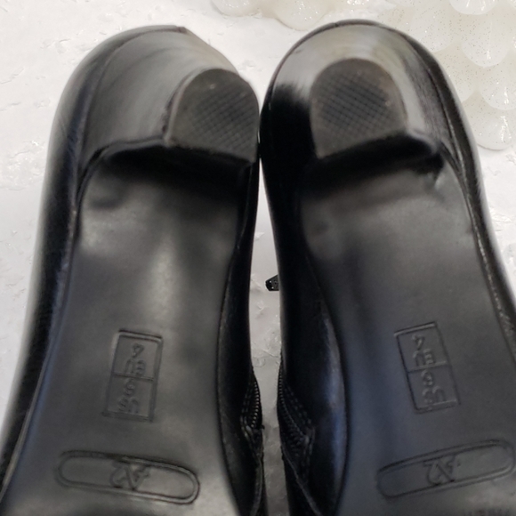 A2 by AEROSOLES Game Play Black Ankle Boot 6M - Picture 5 of 8